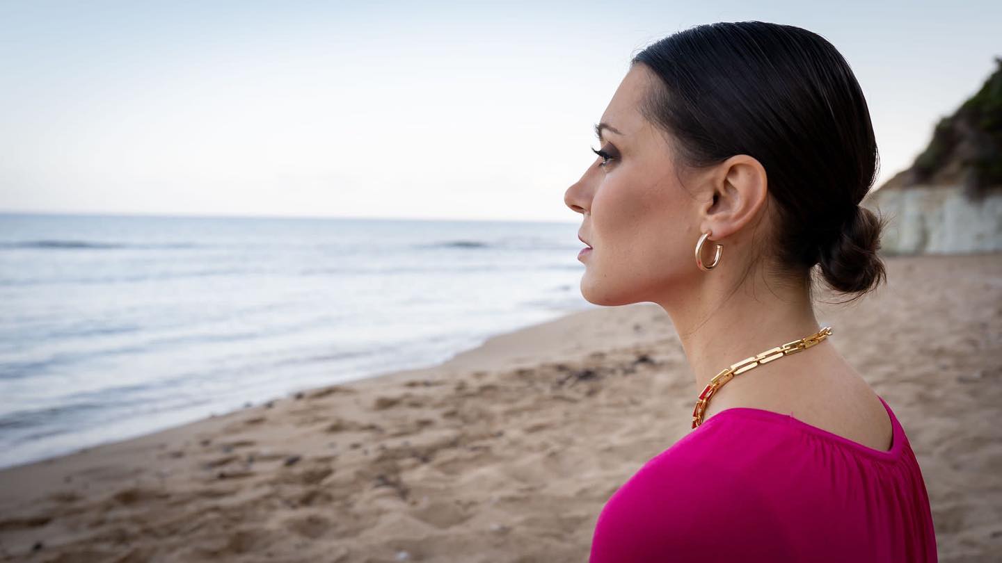 Simona Molinari torna “Davanti al mare”